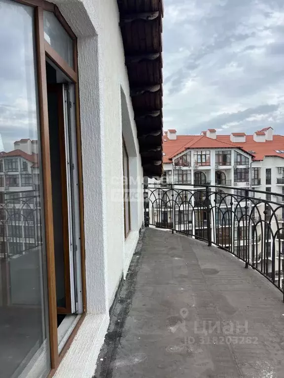 2-к кв. Краснодарский край, Геленджик Крымская ул., 22к19 (64.6 м) - Фото 0