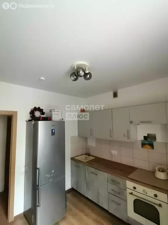 3-комнатная квартира: посёлок городского типа Отрадное, Пятницкая ... - Фото 1