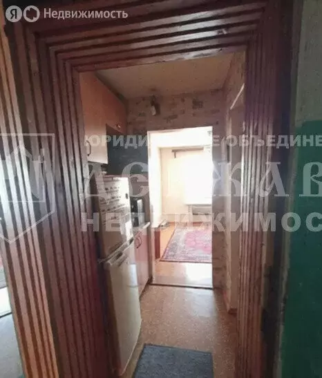 1-комнатная квартира: Кемерово, улица Нахимова, 30 (18 м) - Фото 2