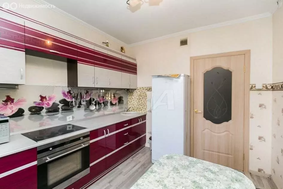 2-комнатная квартира: Тюмень, улица Салтыкова-Щедрина, 55 (73 м) - Фото 1