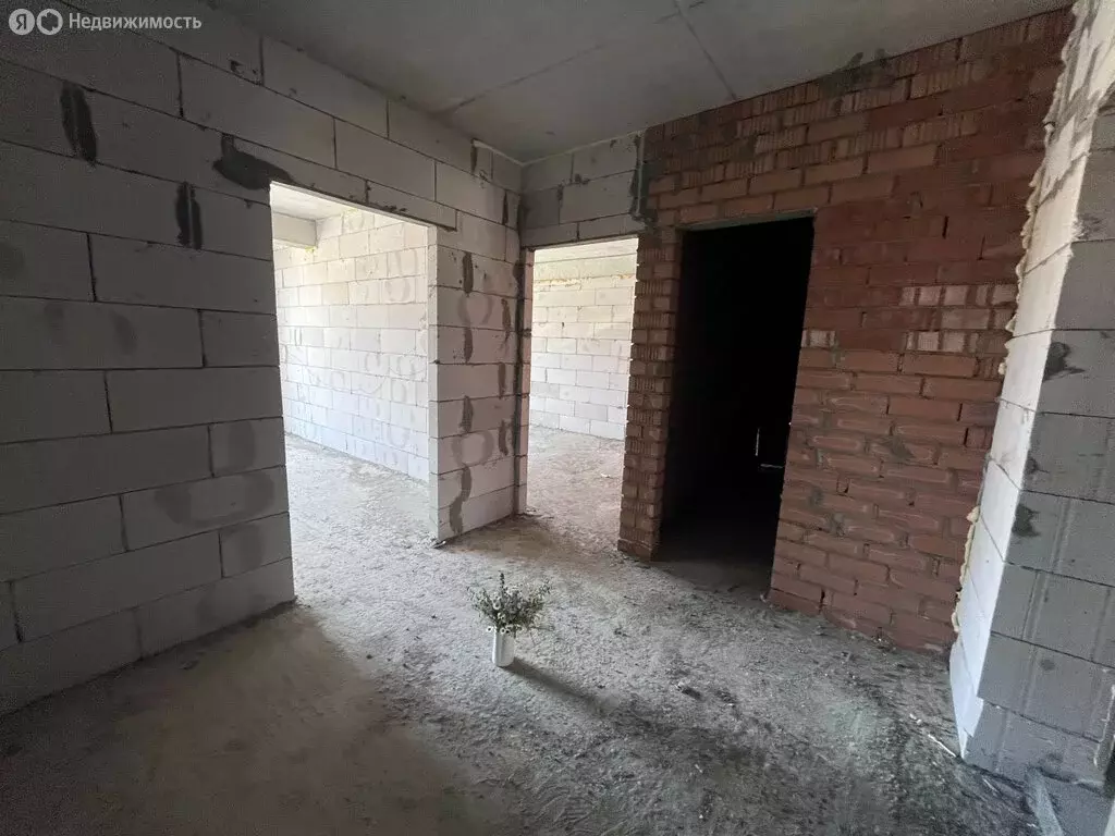 1-комнатная квартира: Владикавказ, улица Курсантов-Кировцев, 15Д (45.2 ... - Фото 1