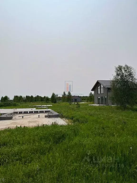 Участок в Московская область, Серпухов городской округ, д. ... - Фото 0