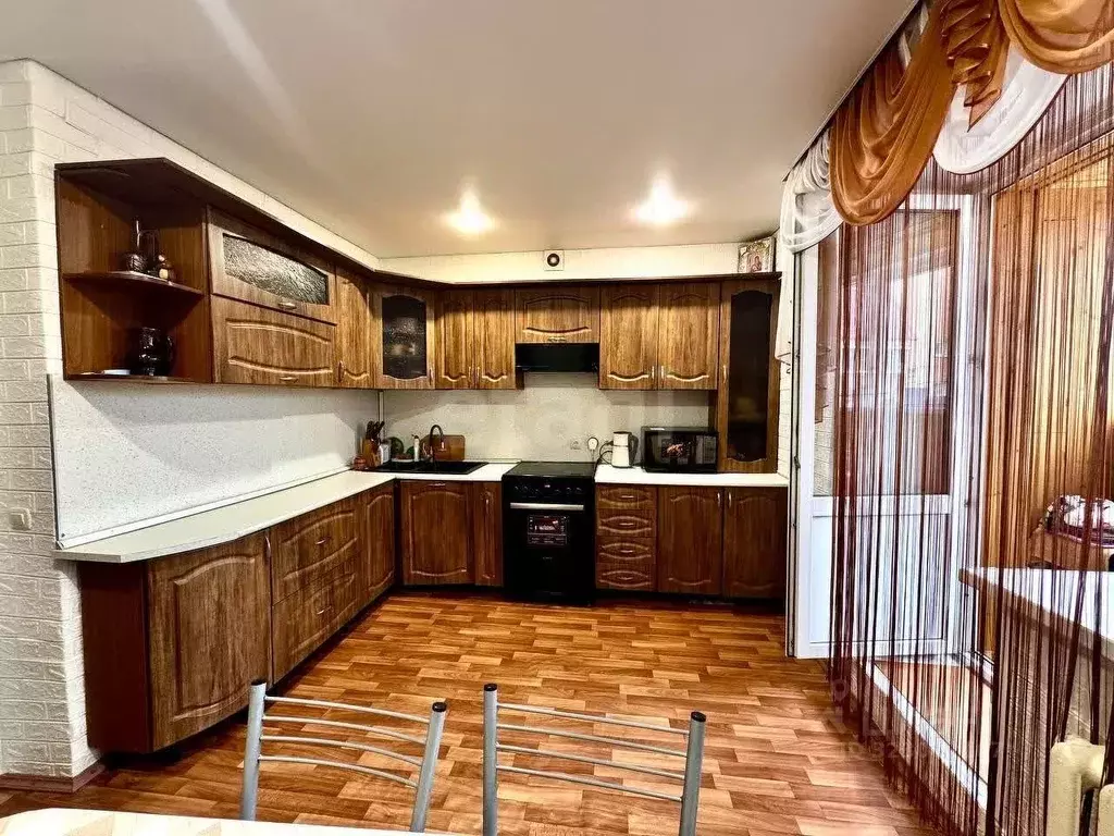 2-к кв. Мордовия, Саранск Республиканская ул., 151А (68.0 м) - Фото 1