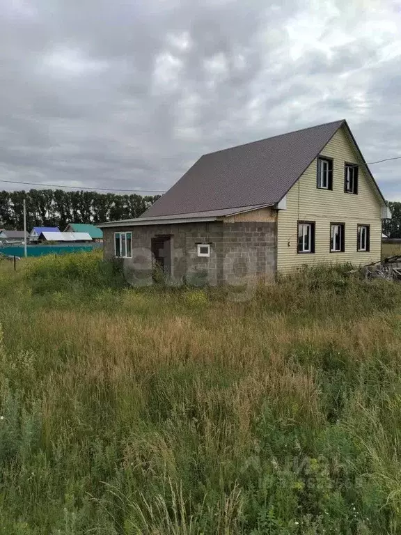 Дом в Башкортостан, Чишминский район, Алкинский сельсовет, с. ... - Фото 0