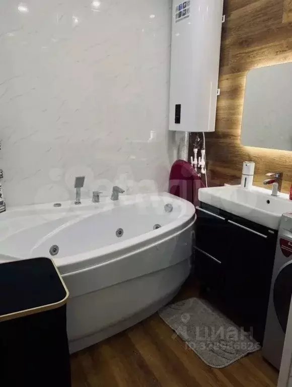 3-к кв. Тюменская область, с. Омутинское ул. 1-й Микрорайон, 17 (70.5 ... - Фото 1