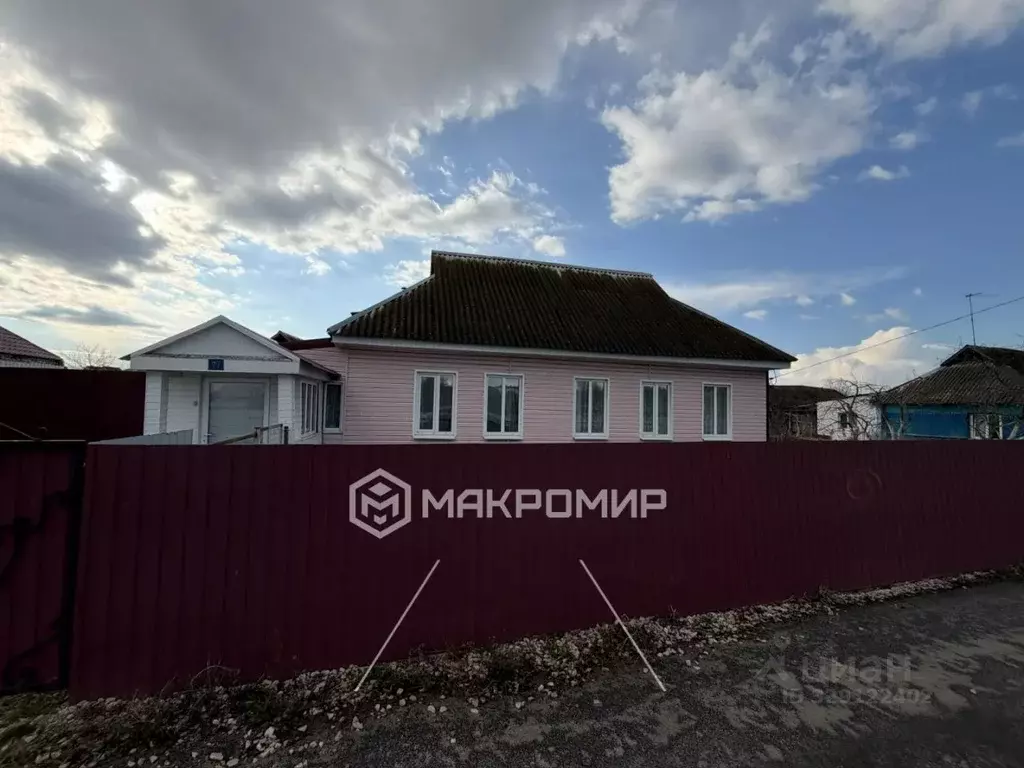 Дом в Брянская область, Брянский район, с. Глинищево  (57 м) - Фото 1