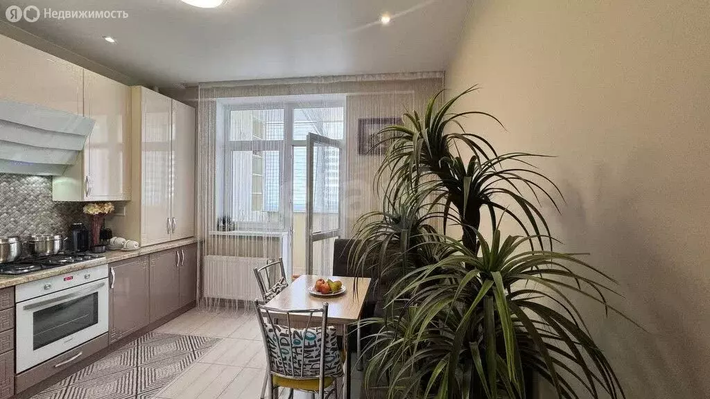 1-комнатная квартира: Симферополь, улица Батурина, 123 (42 м) - Фото 0