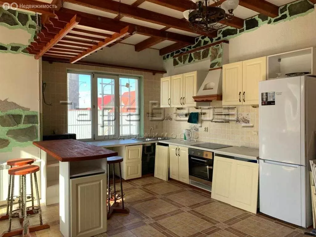 Дом в Красноярский край, Емельяновский муниципальный округ (235 м) - Фото 1