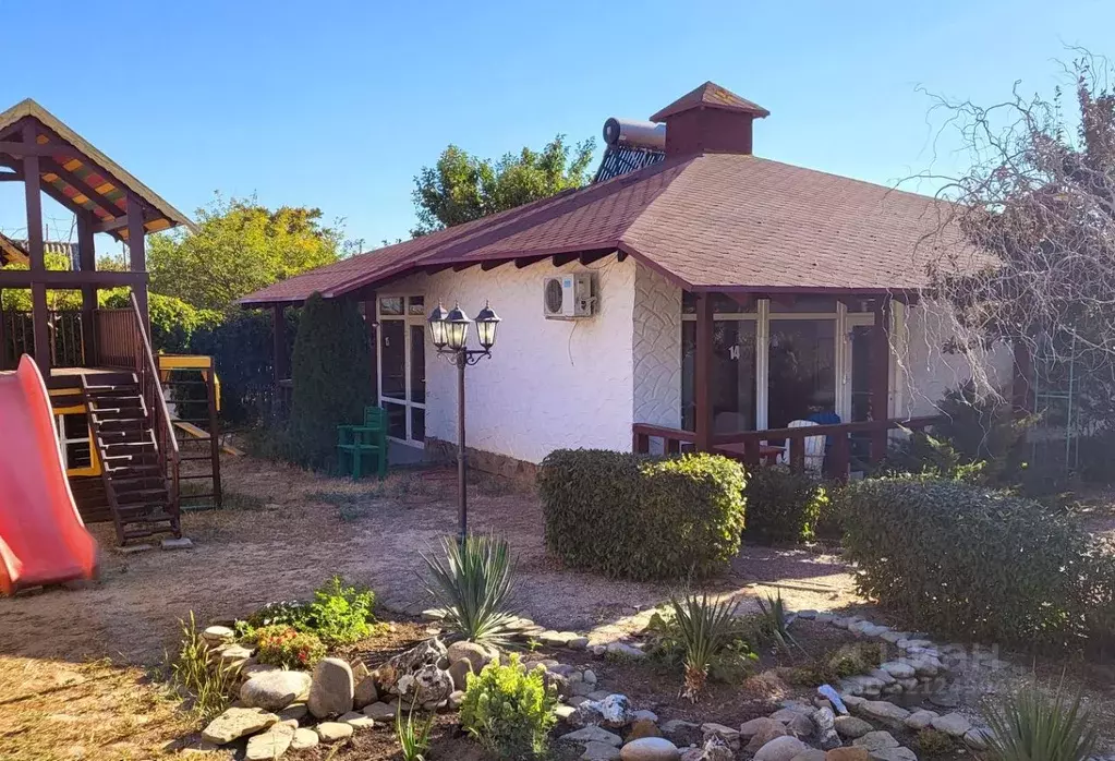 Дом в Крым, Ленинский район, Семисотское с/пос, с. Каменское пер. ... - Фото 0