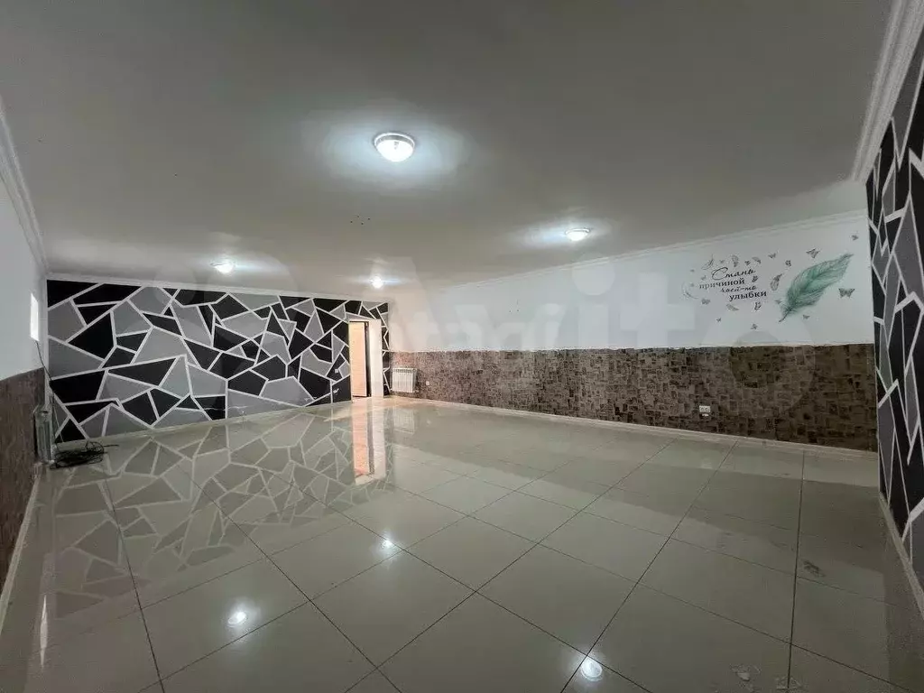Продам торговое помещение, 80 м - Фото 1