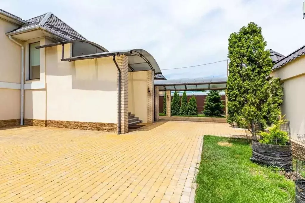 Дом в Краснодарский край, Краснодар ул. Безкровного, 35 (459 м) - Фото 2