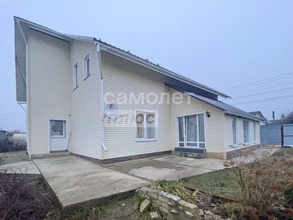 Дом в Калужская область, пос. Бабынино ул. Садовая (187 м) - Фото 1