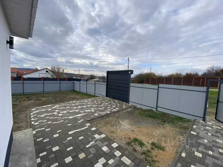 Дом в Крым, Симферопольский район, Добровское с/пос, с. Заречное пер. ... - Фото 2