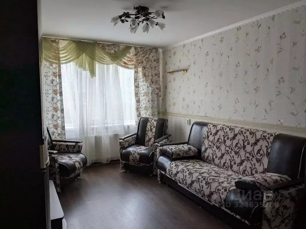 2-к кв. Псковская область, Пушкинские Горы рп ул. Ленина, 36 (54.0 м) - Фото 2