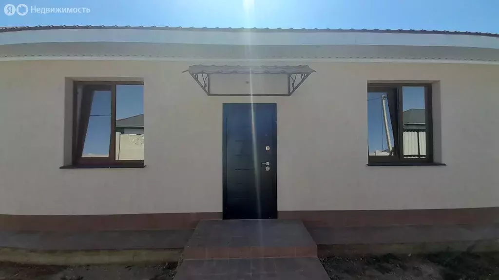 Дом в Уютное, Молодёжная улица (105 м) - Фото 1