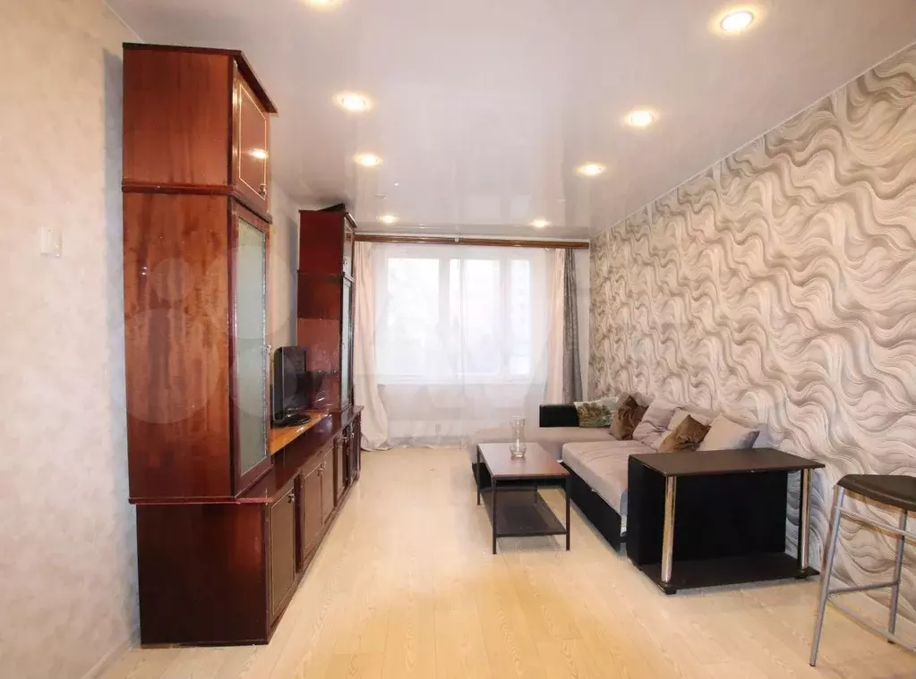 3-к. квартира, 58 м, 6/9 эт. - Фото 1