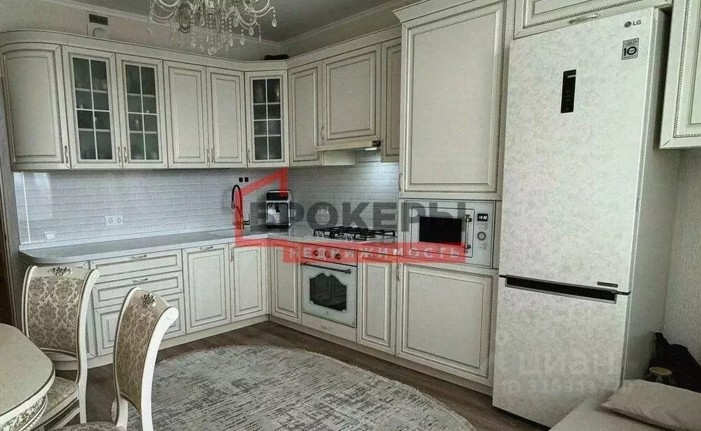 2-к кв. Севастополь ул. Руднева, 26Бк1 (70.4 м) - Фото 0