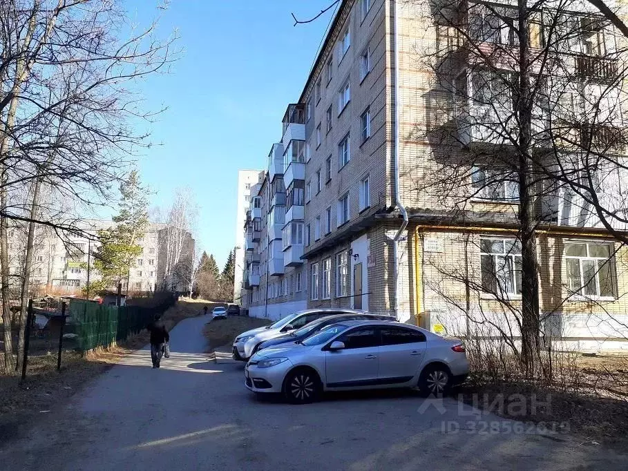 3-к кв. Челябинская область, Златоуст Дворцовая ул., 7Б (57.4 м) - Фото 1