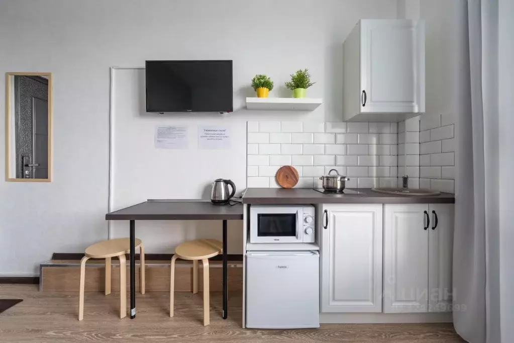 1-к кв. Свердловская область, Екатеринбург ул. Крестинского, 35 (17.0 ... - Фото 1