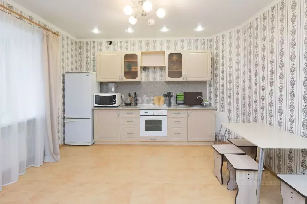 2-к кв. Тюменская область, Тюмень ул. Салтыкова-Щедрина, 58 (87.0 м) - Фото 1