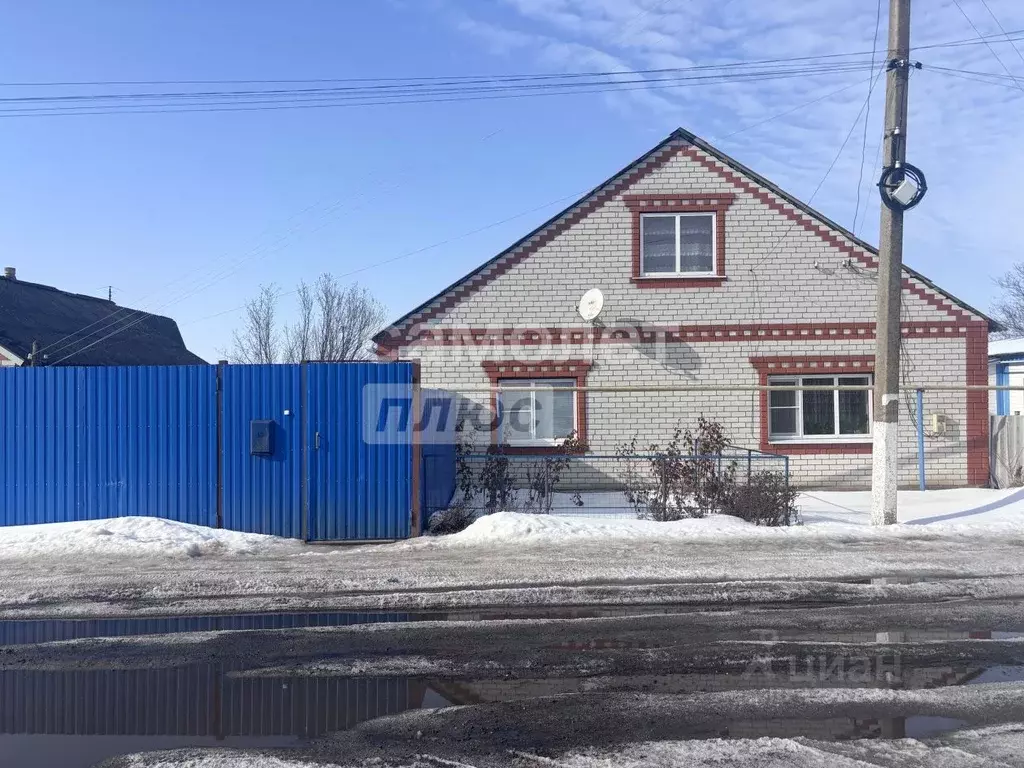 Дом в Курская область, Солнцево рп ул. Чекулаева (87 м) - Фото 1