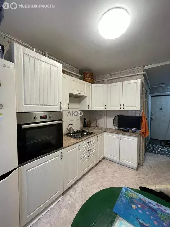 3-комнатная квартира: Уфа, улица Максима Рыльского, 7 (59.8 м) - Фото 0