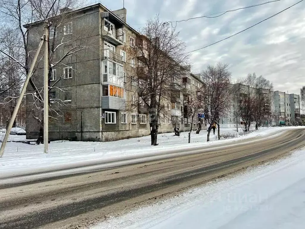 3-к кв. Кемеровская область, Ленинск-Кузнецкий ул. Зварыгина, 8 (60.8 ... - Фото 1