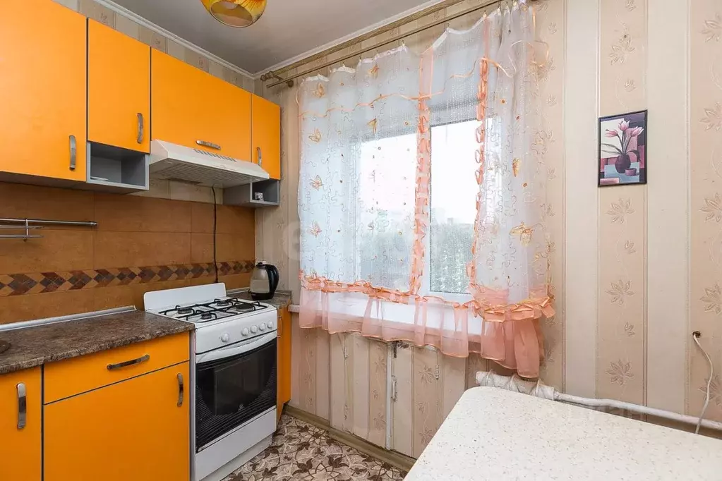 3-к кв. Тюменская область, Тюмень Карская ул., 13 (55.1 м) - Фото 1