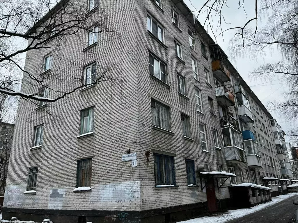 3-комнатная квартира: Ломоносов, Красноармейская улица, 21 (55 м) - Фото 1