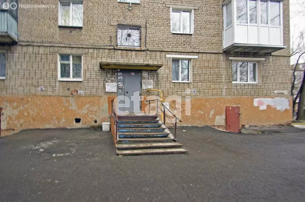 3-комнатная квартира: Омск, улица Калинина, 4 (60 м) - Фото 1