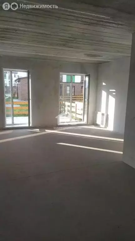 3-комнатная квартира: посёлок Октябрьский, улица Французский Квартал, ... - Фото 1