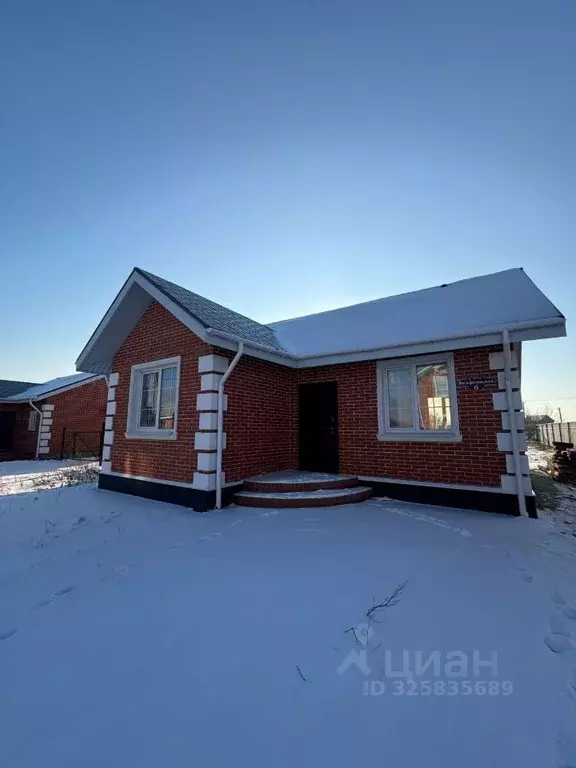Дом в Саратовская область, Энгельсский район, Красноярское ... - Фото 1