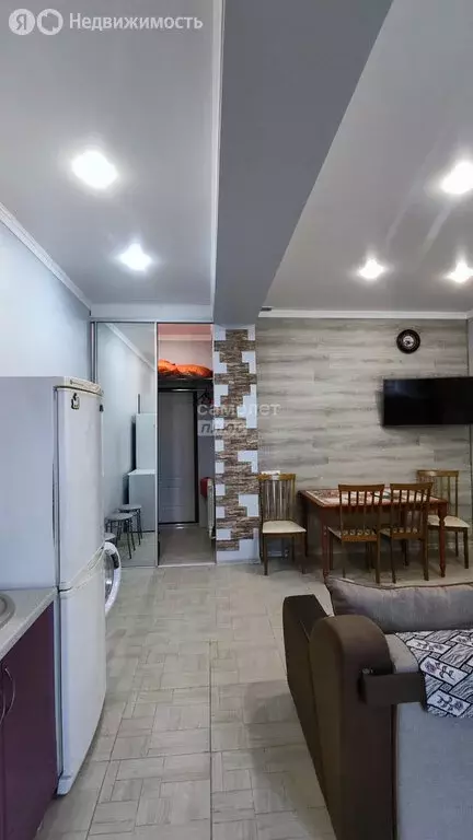 Квартира-студия: село Витязево, улица Комарова, 44 (41.8 м) - Фото 1