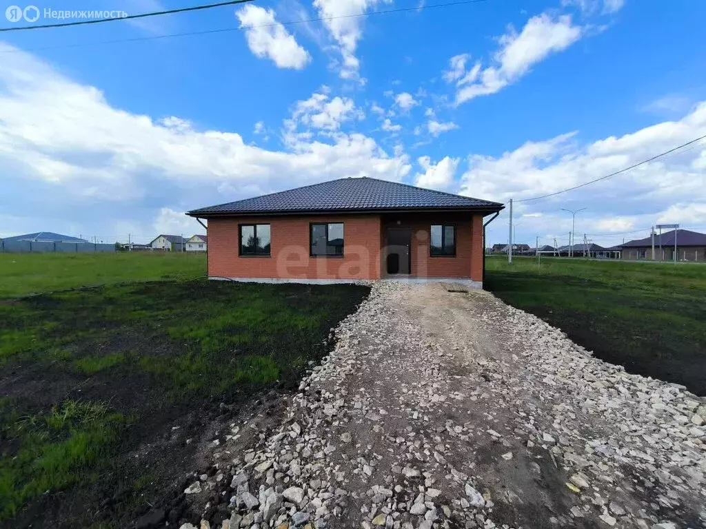 Дом в Тукаевский район, деревня Азьмушкино, микрорайон Подсолнухи, ... - Фото 0