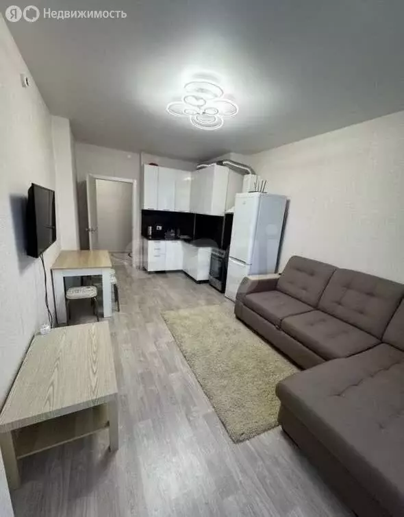 3-комнатная квартира: Новосибирск, улица Петухова, 162 (63 м) - Фото 1