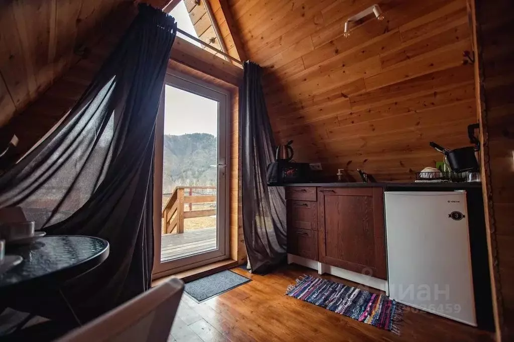 Дом в Алтай, Чемальский район, с. Анос ул. Клубничная, 1 (20 м) - Фото 2