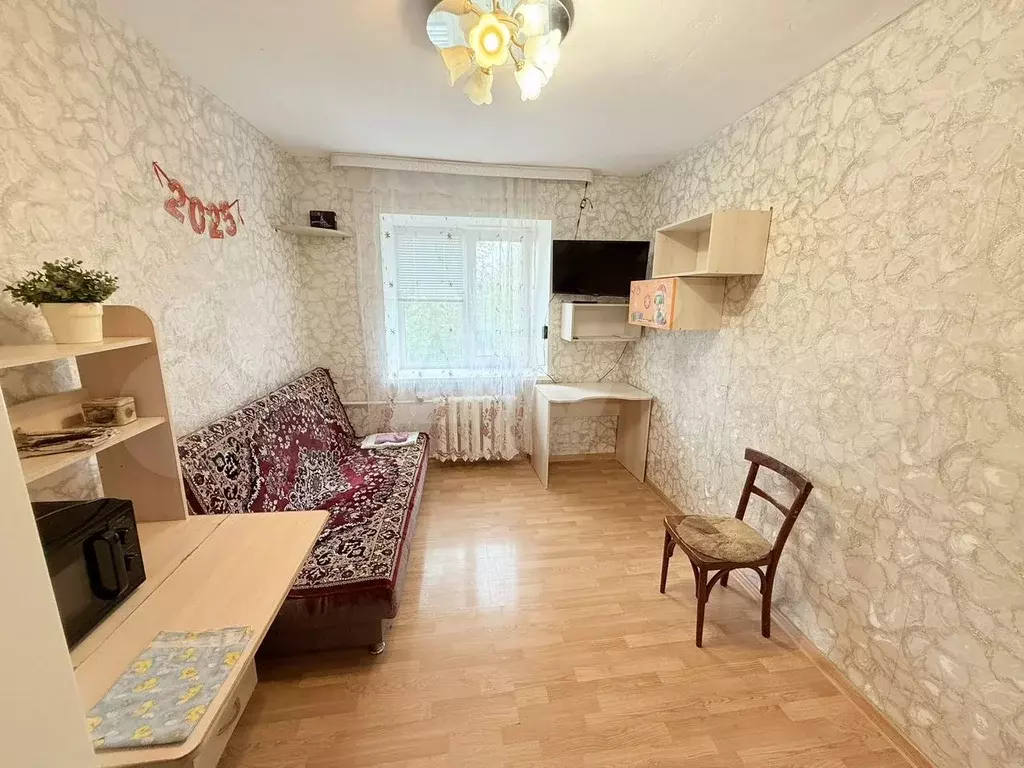 Комната 15 м в 3-к., 3/3 эт. - Фото 0