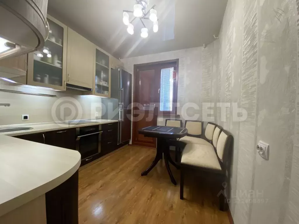 2-к кв. Мурманская область, Мурманск ул. Шмидта, 8 (56.9 м) - Фото 1