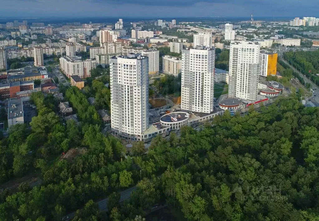 3-к кв. Свердловская область, Екатеринбург ул. Кировградская, 10 (86.9 ... - Фото 0