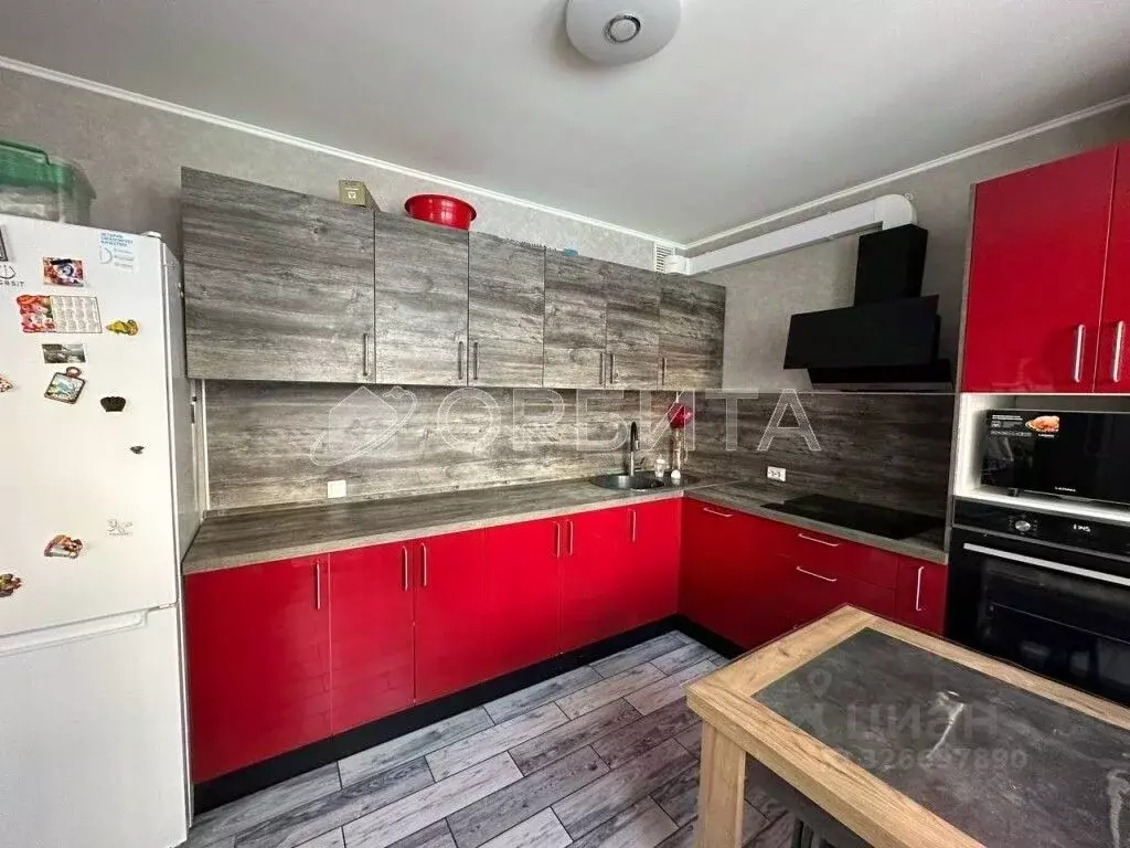 2-к кв. Тюменская область, Тюмень ул. Павла Шарова, 5 (56.1 м) - Фото 1