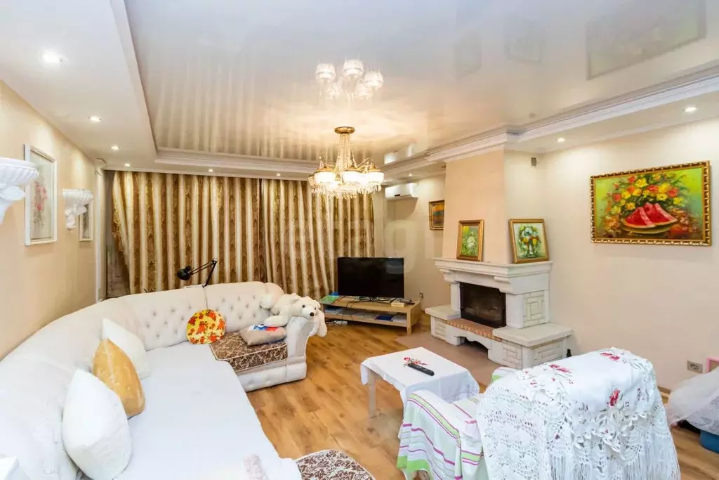 3-к кв. Тюменская область, Тюмень ул. Клары Цеткин, 29 (94.0 м) - Фото 1