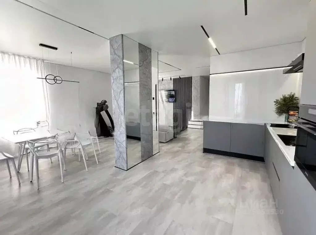 3-к кв. Тюменская область, Тюмень ул. Республики, 204к6 (86.0 м) - Фото 1