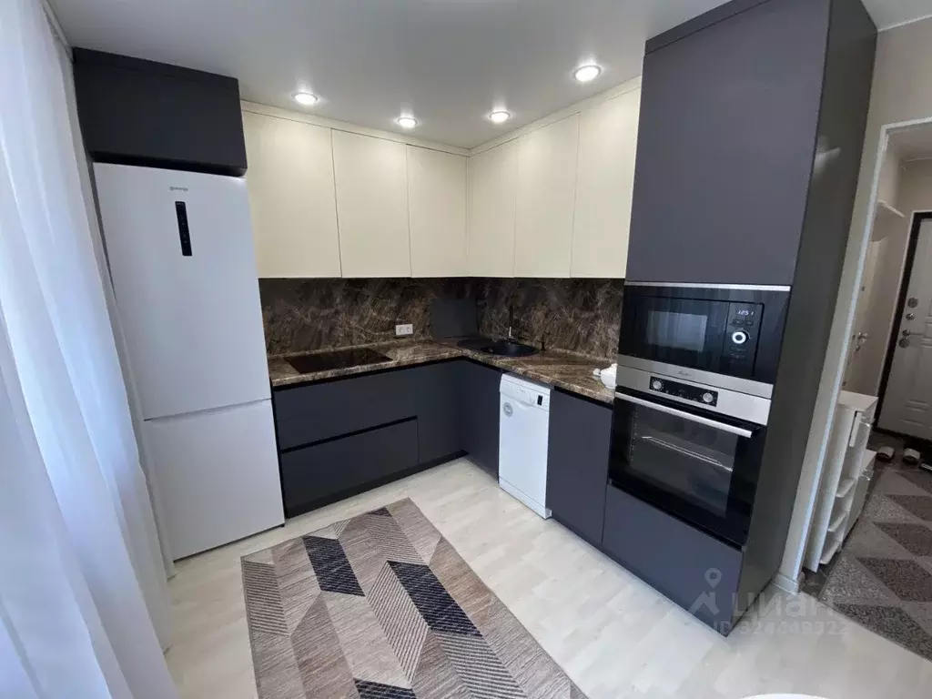 1-к кв. Тюменская область, Тюмень ул. Валентины Трофимовой, 2 (41.0 м) - Фото 1