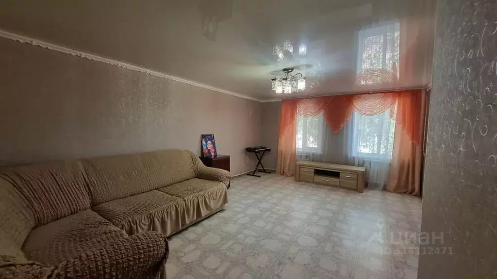 Дом в Астраханская область, с. Енотаевка ул. Антюшева, 13 (100 м) - Фото 1