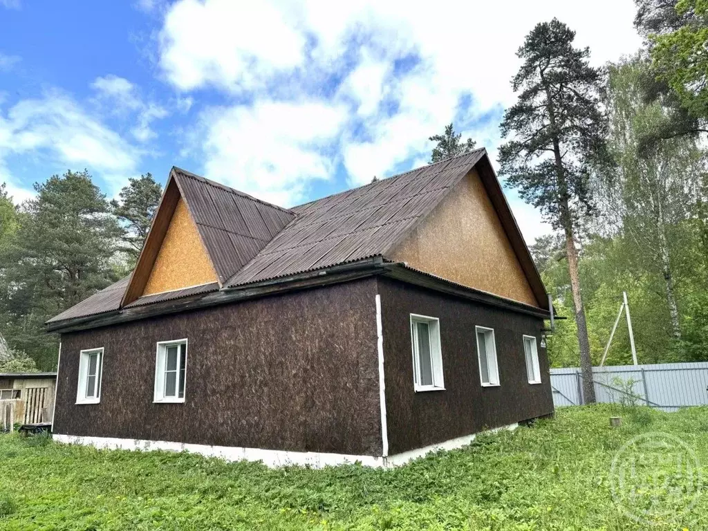 Дом в Ленинградская область, Гатчинский район, Вырица городской ... - Фото 0