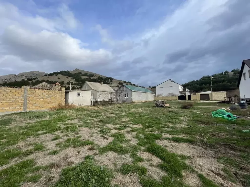 Участок в Крым, Судак муниципальный округ, с. Солнечная Долина ул. ... - Фото 1