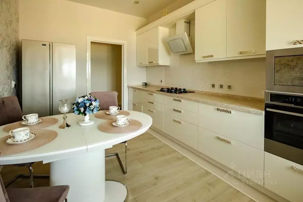 3-к кв. Чувашия, Чебоксары пл. Речников, 7 (96.9 м) - Фото 1