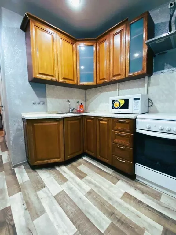 3-к кв. Волгоградская область, Волгоград ул. Землячки, 32 (54.0 м) - Фото 0