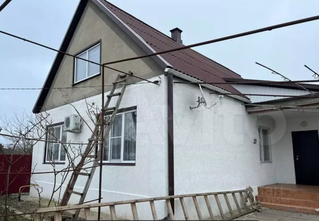 Дом в Краснодарский край, Приморско-Ахтарск Кубанская ул., 30 (100 м) - Фото 1