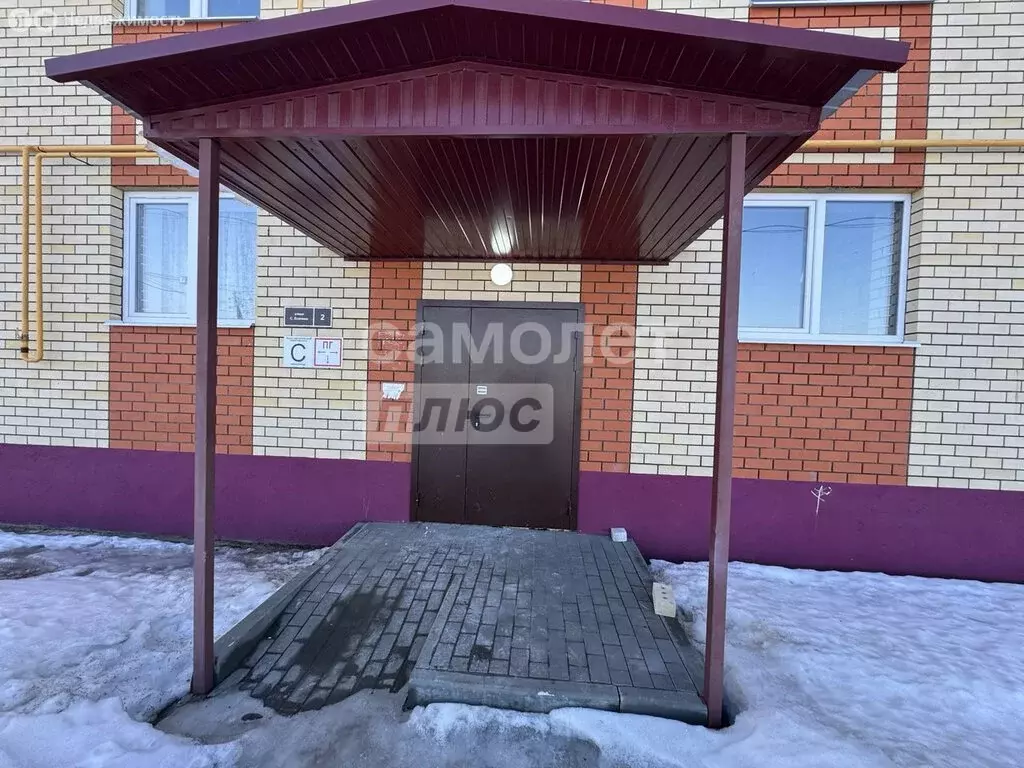 2-комнатная квартира: Задонск, улица Сергея Есенина, 2 (49.6 м) - Фото 1